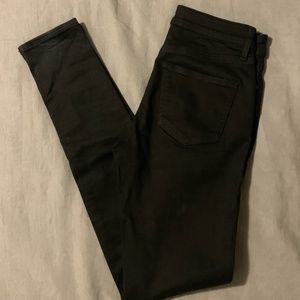 Uniqlo Black Skinny Jeans (size 25x32 inches)